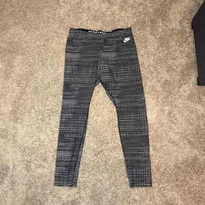 Nike Women’s Leggings Size XL